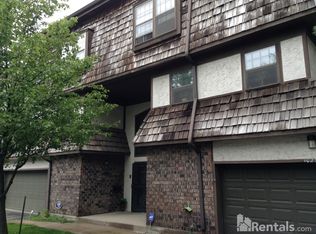 10255 Cedarbrooke Ln, Kansas City, MO 64131