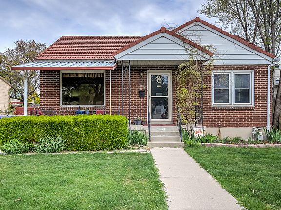 2nd image of 221 E Leslie Ave