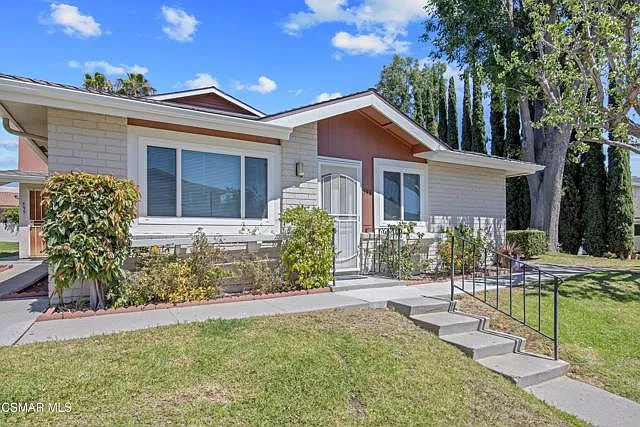 2 bed, 810 sqft, $2,800 — Photo 1