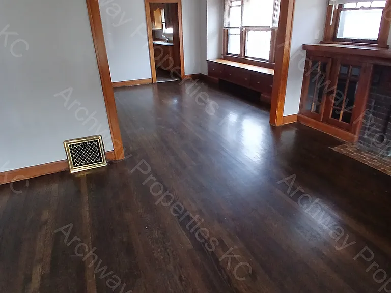 1900 Grandview Blvd — Photo 5
