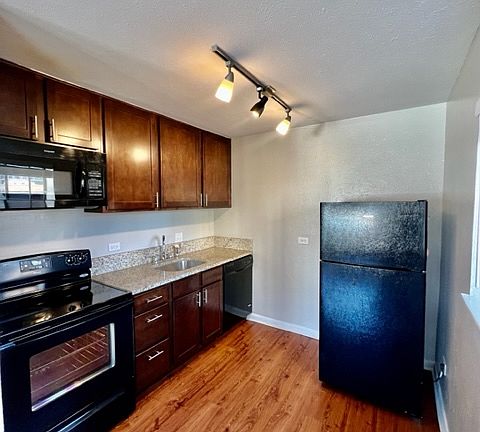 4th image of 234 N Logan St APT 204