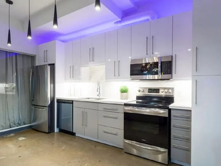 405 Dundas St W #202 — Photo 5