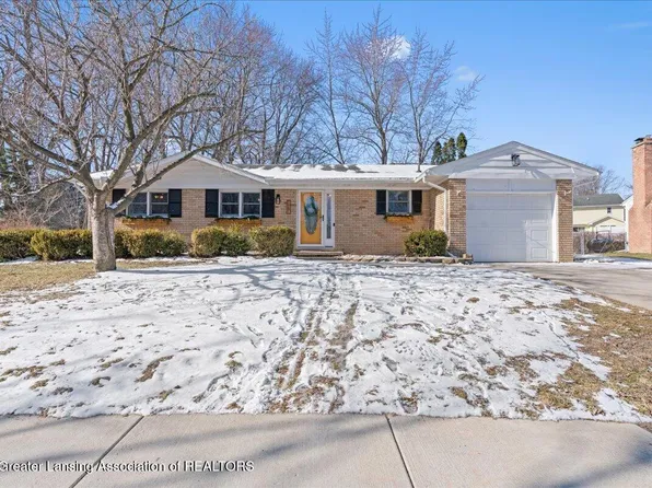 1981 Rutgers Cir, East Lansing, MI 48823