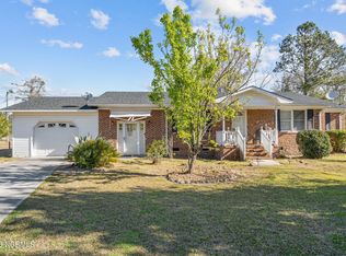 7139 Stag Park Rd, Burgaw, NC 28425