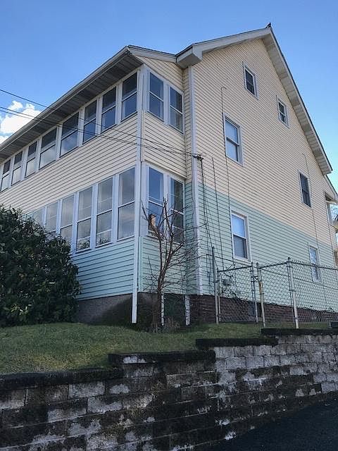 2nd image of 321 Main St