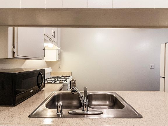 2nd image of 10827 Morrison St APT 103