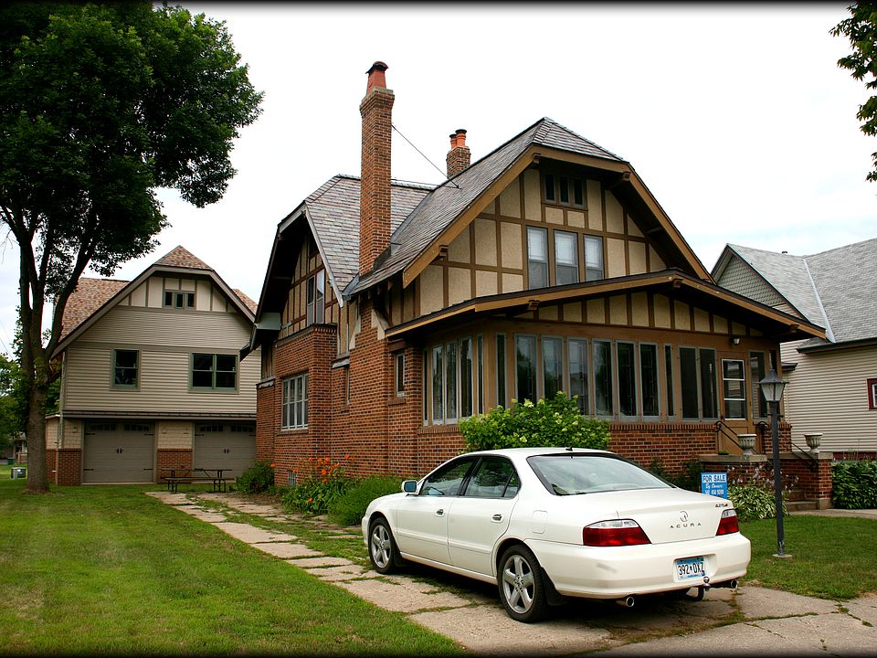 house and carriage house
