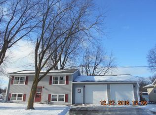 214 Woodland Dr, Owatonna, MN 55060