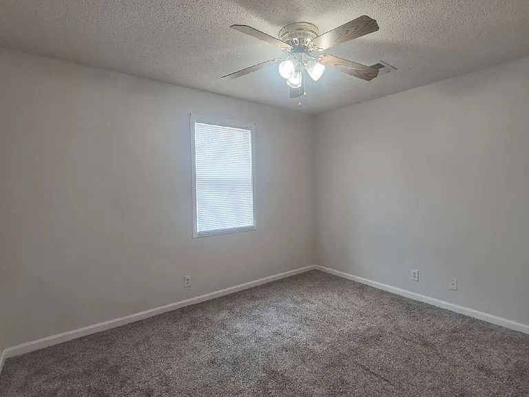 825 Decoy Ct — Photo 12