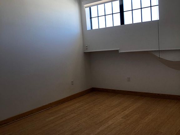 4th image of 900 Terminal Pl APT 273