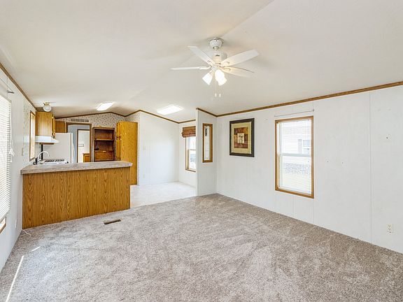 4th image of 1048 Kingsdale Dr