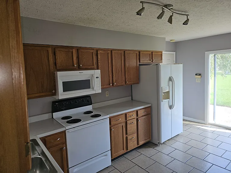 9817 Traditions Ln — Photo 22