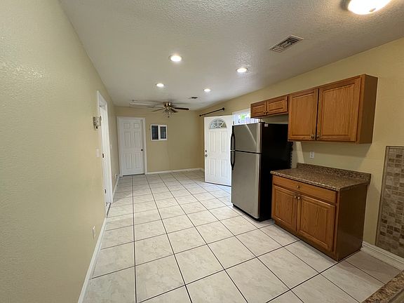 4th image of 220 N Winton Ave