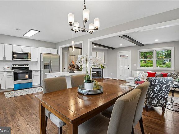 4th image of 1204 Saint Andrews Way