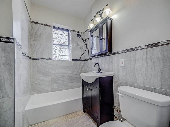 5th image of 240 Clendenny Ave APT 4