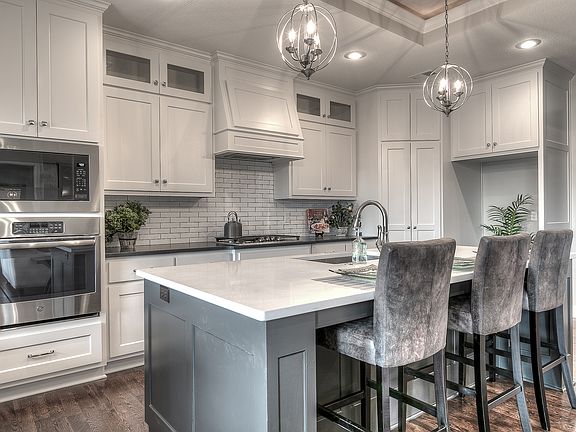 7th image of this home