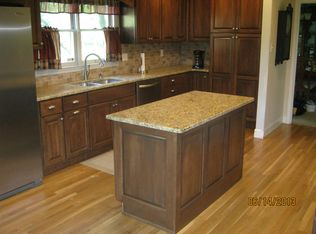 3358 Coldstream Dr, Lexington, KY 40517