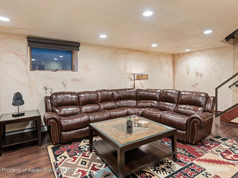 650 S Monarch St #4 — Photo 32
