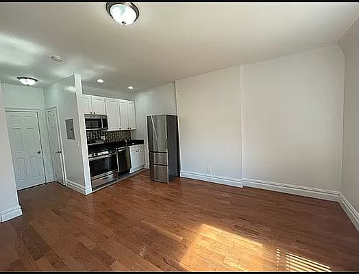 2nd image of 745 Saint Nicholas Ave Floor 4