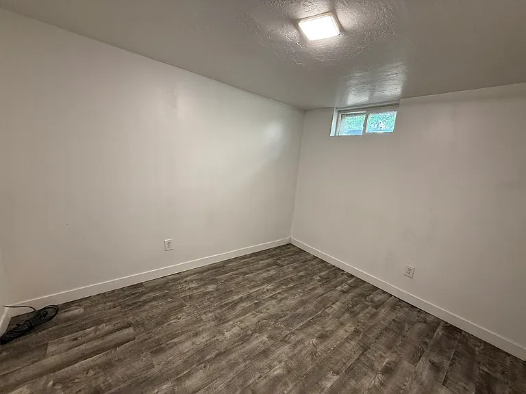 909 E Crandall Ave — Photo 15
