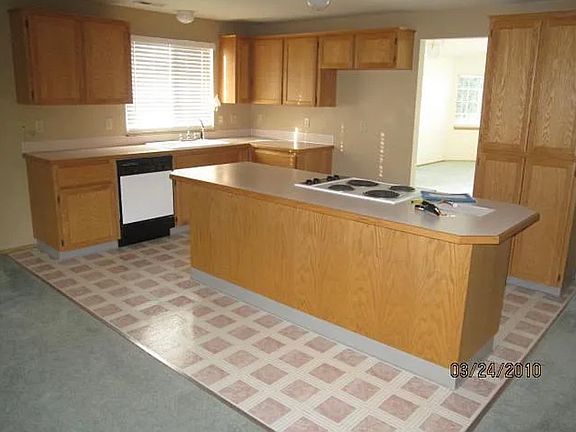 4th image of 15807 NE 40th St
