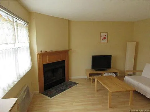 41 Crystal Ln #B — Photo 2