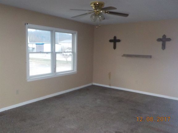 3rd image of 37 Rainbow Ln