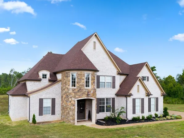 356 Poplar Ln, Holly Springs, MS 38635