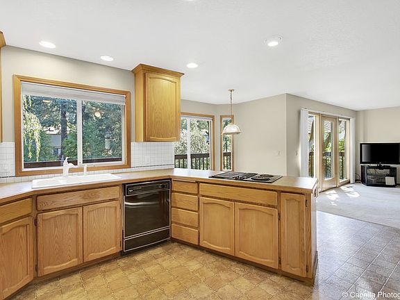 4th image of 15385 SW Gleneden Dr