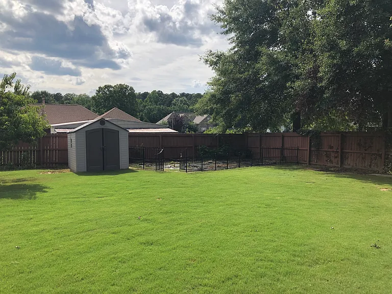 215 Live Oaks Cir — Photo 45