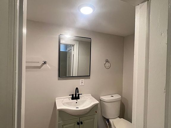 5th image of 175 Walton Ave APT 4