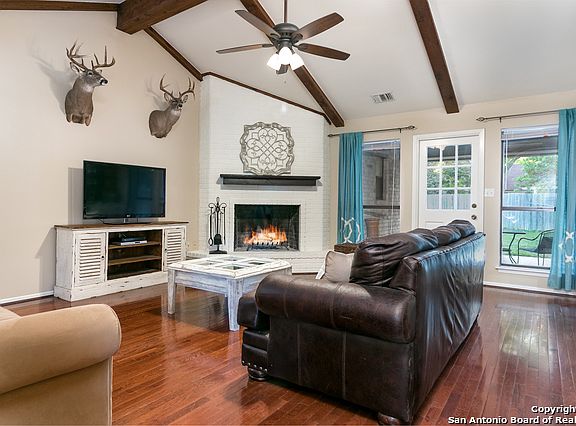4th image of 19511 Encino Knoll St