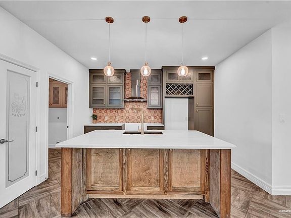 2nd image of 603 Tower Oak Dr