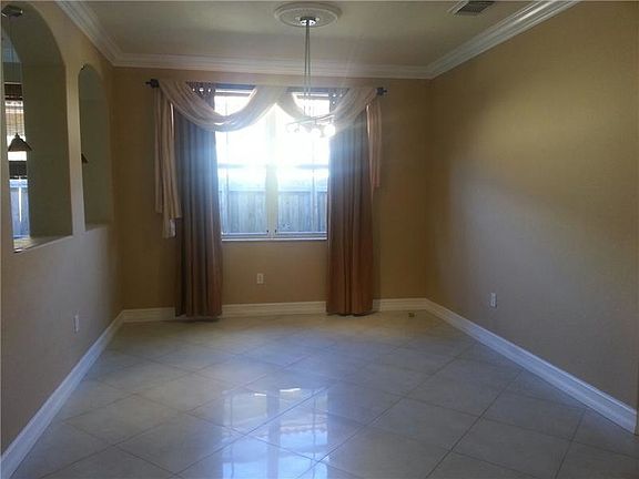 4th image of 7744 NW 112th Pl