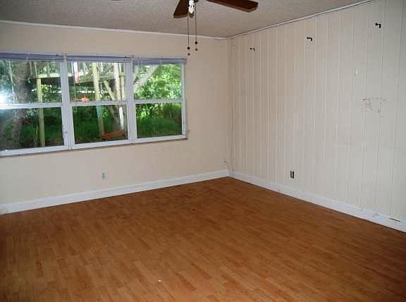 2nd image of 735 18th Ave