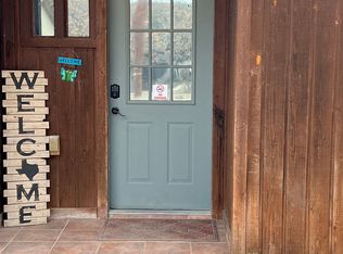 89 Pineview Rd, Concan, TX 78838