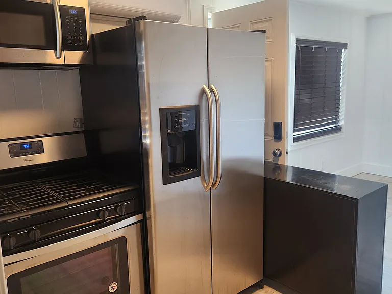 459 Field St — Photo 7