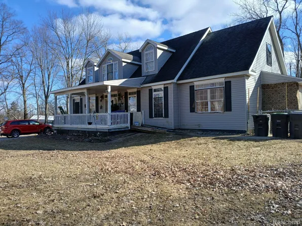 2403 E Rauch Rd, Erie, MI 48133
