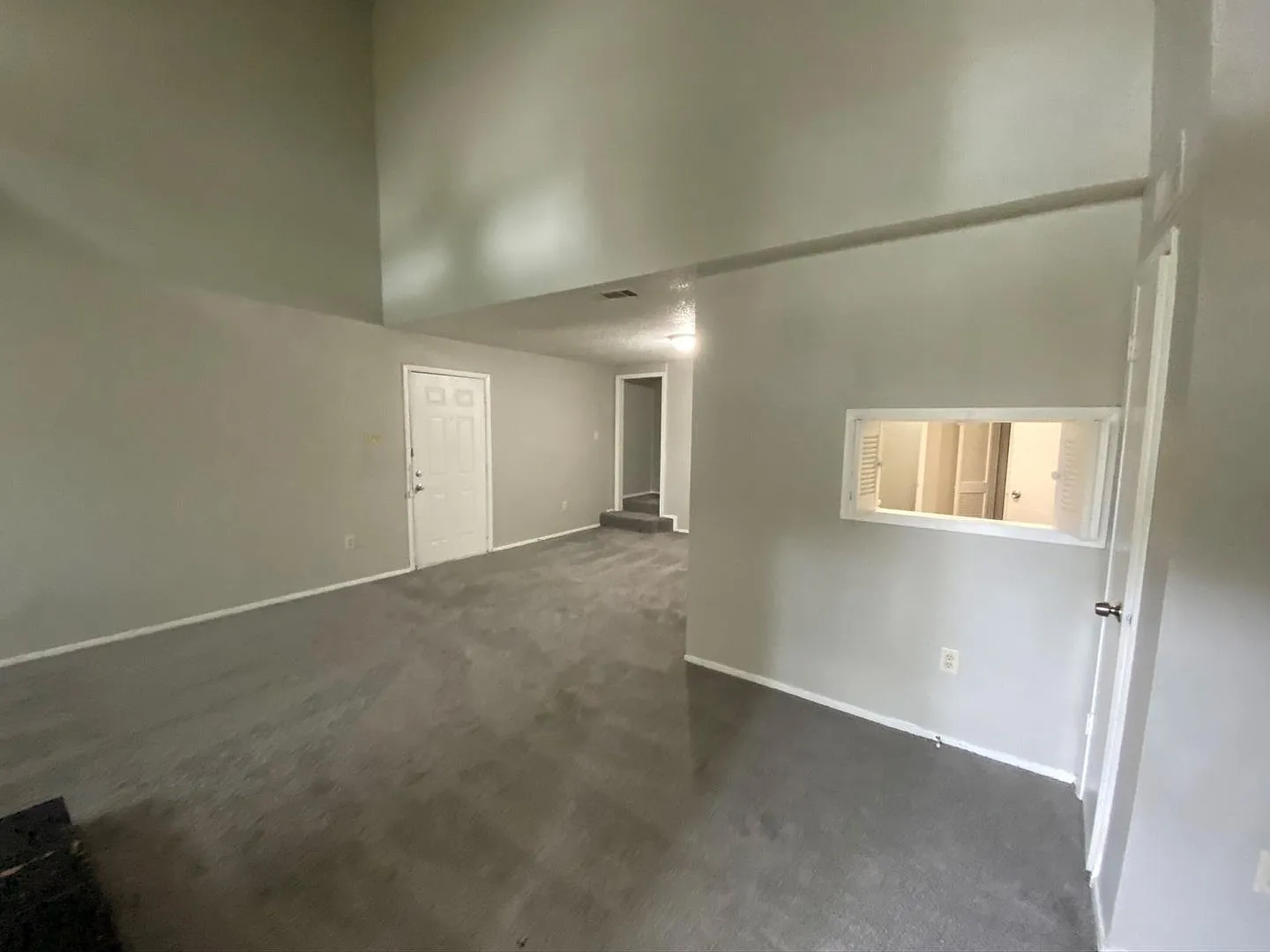 Spacious Loft in Gated Community! — Photo 2