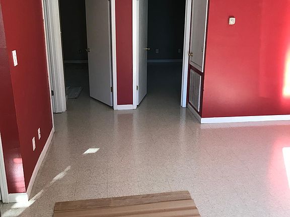 4th image of 118 Gary Ln