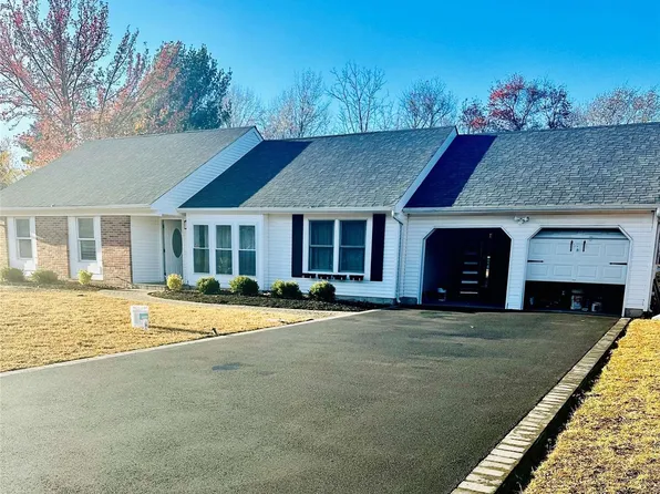 6 Vineyard Way, Mount Sinai, NY 11766