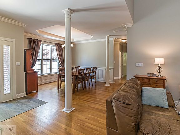 3rd image of 315 Adler Ln