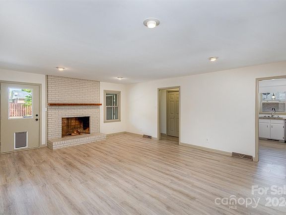 4th image of 766 Wofford St