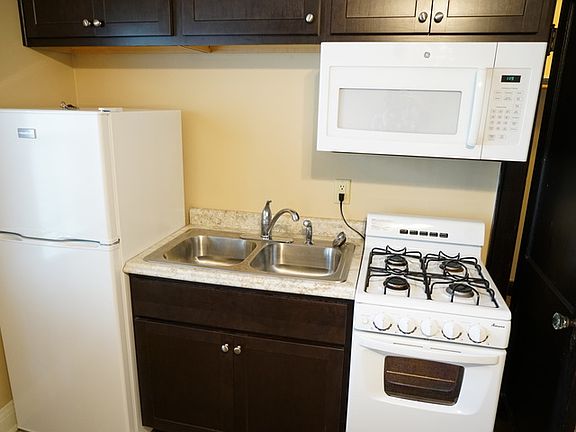 2nd image of 2086 Marshall Ave APT 11