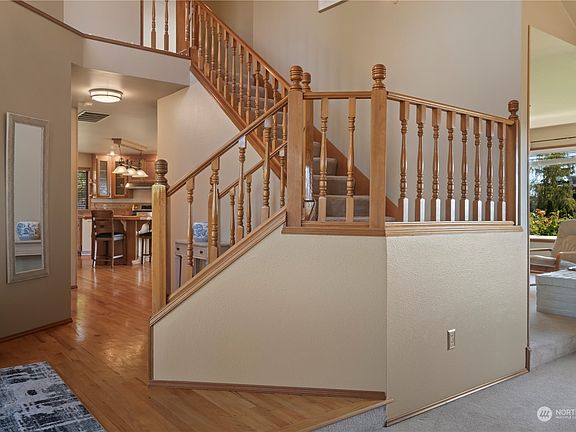 5th image of 5216 Ridge Drive NE