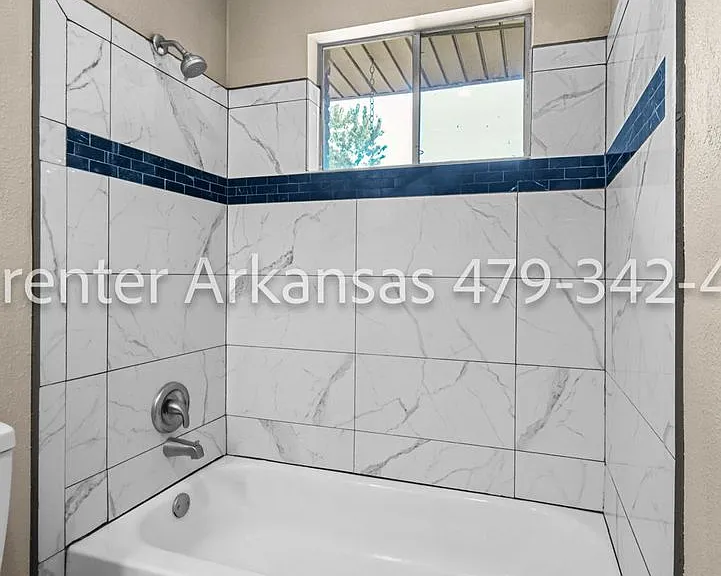 207 Carlton St — Photo 18