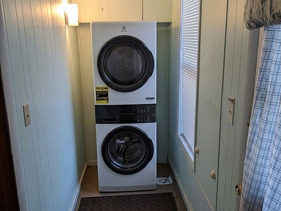 Brand new Electrolux wash dryer in mudroom off the kitchen...