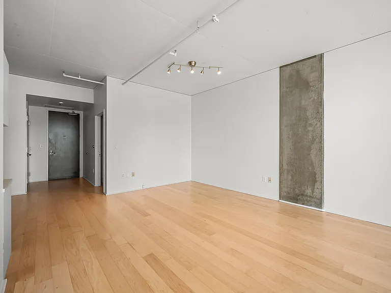 1100 S Hope St #1410 — Photo 21