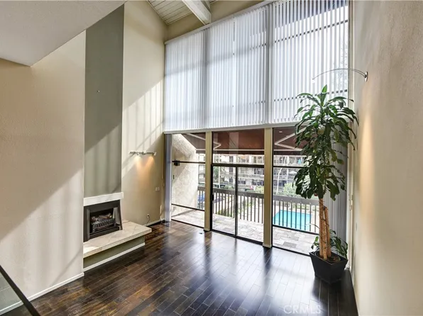 6316 Marina Pacifica Dr N, Long Beach, CA 90803