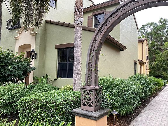 3rd image of 9145 Chula Vista St #130-4